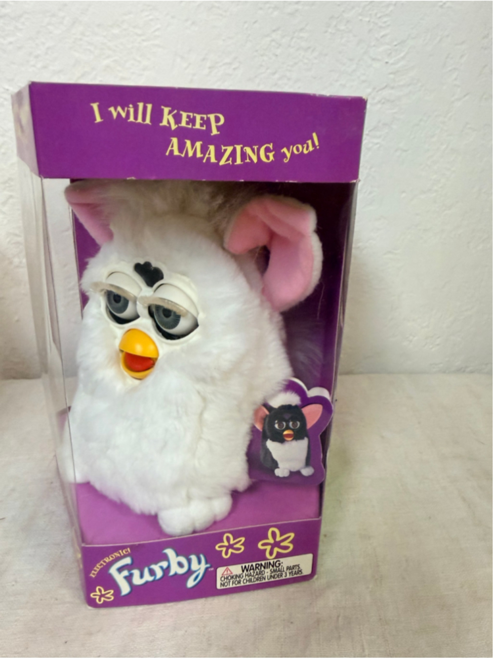 NIB Vintage 1998 Tiger Electronics White Furby with Blue Eyes Box Unopened - Picture 2 of 9